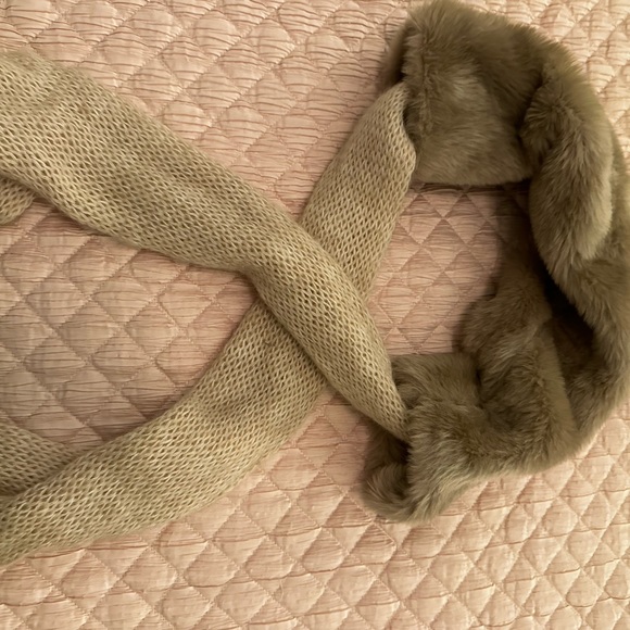 Nardi and Tagliaferri Scarf With Faux Fur and Knit Ends. Ivory in Color. O/S. - Picture 3 of 5